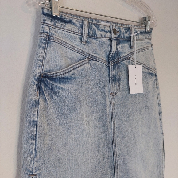 Cello Denim Side Slit Frayed Hem Maxi Skirt Size Small NWT - Picture 2 of 9
